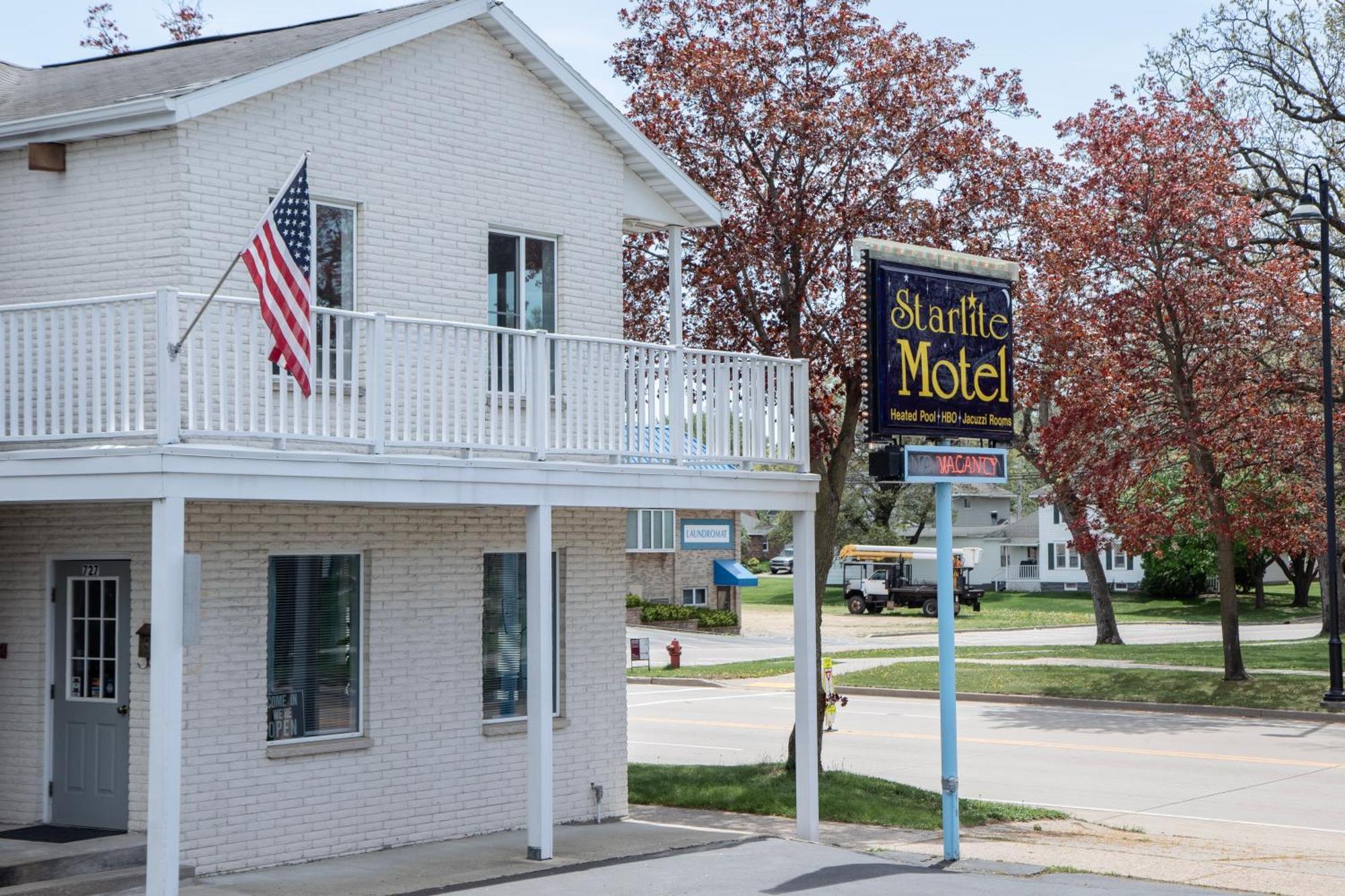 Starlite Motel Wisconsin Dells Exterior foto